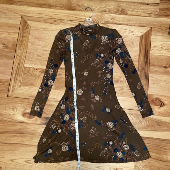 Floral Print Dress - Picture 8 of 10